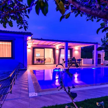 Exclusive With Private Pool, 1001 费特希耶