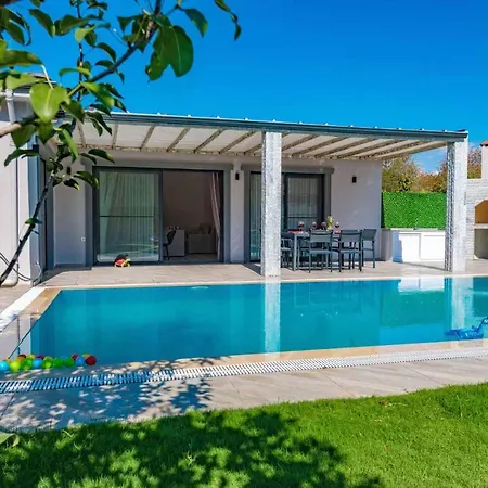 Exclusive With Private Pool, 1001 * 费特希耶