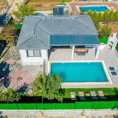 Exclusive With Private Pool, 1001 费特希耶